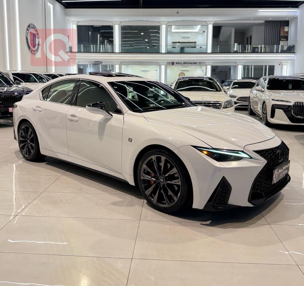 https://cdn.iqcars.io050ccbba-512f-4f3d-92b4-b724f9ea63f9_0.jpg